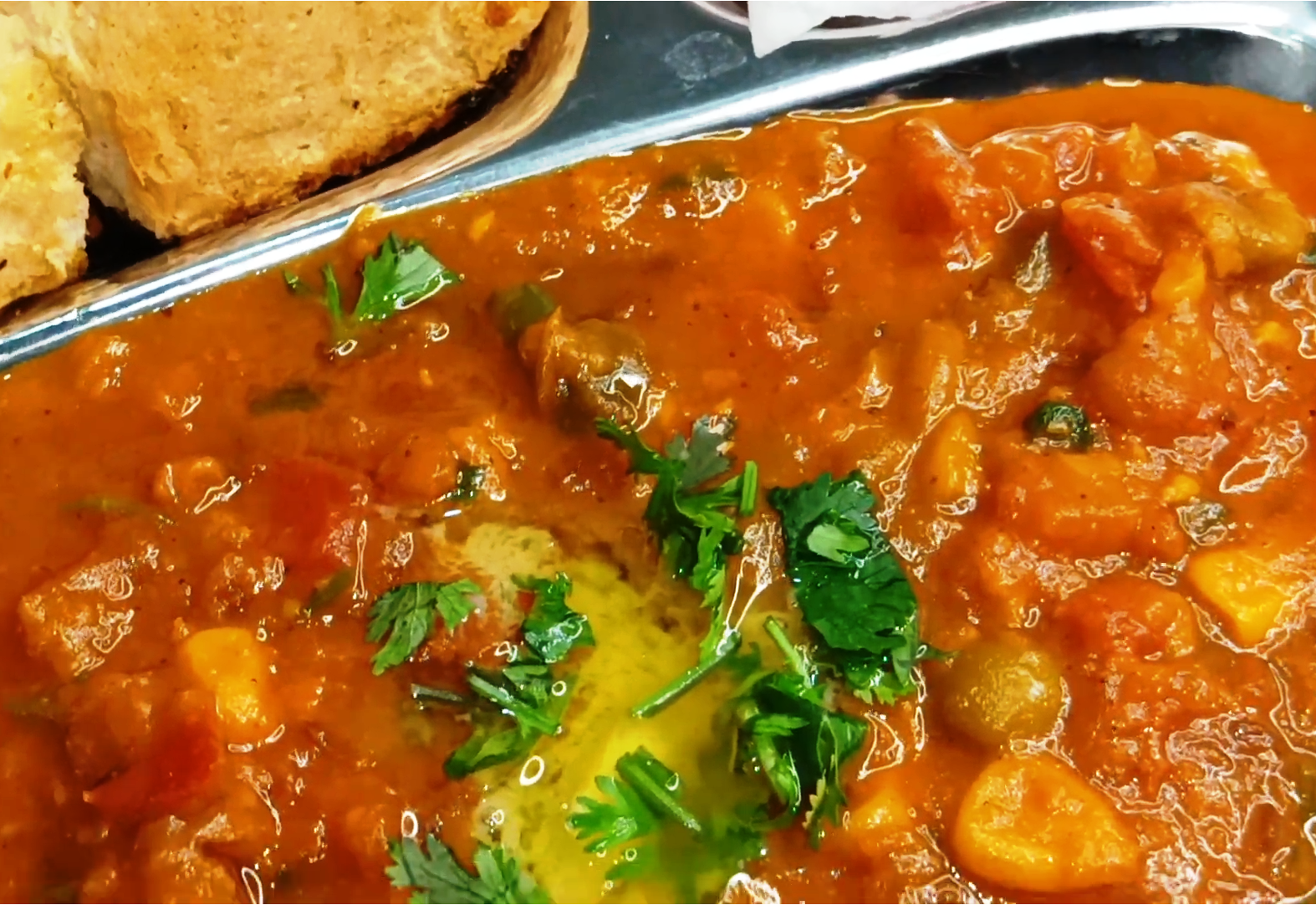 Easy Pav Bhaji Recipe | Mumbai Pav Bhaji
