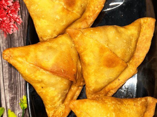 Aloo samosa (Potato samosa). Learn how to make crispy and flaky samosa by  watching the video in the post and the step…