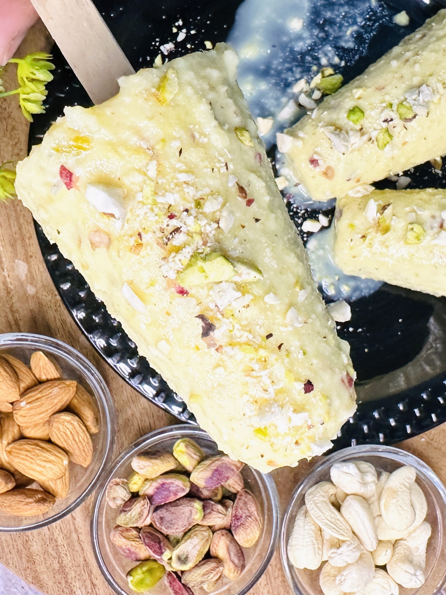 Kesar Pista Kulfi - Aayansh Kitchen