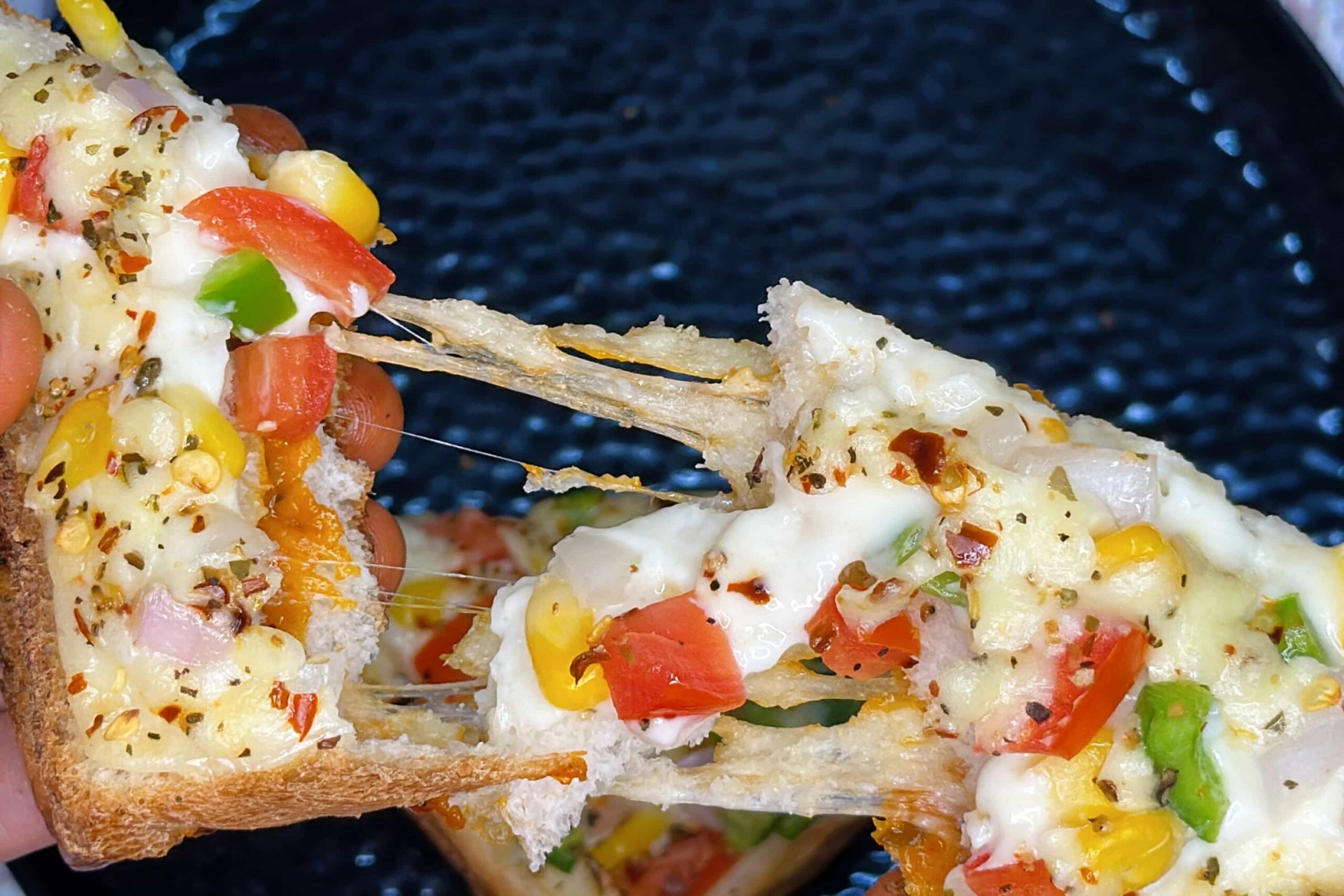 Cheesy Bread Pizza recipe on Tawa