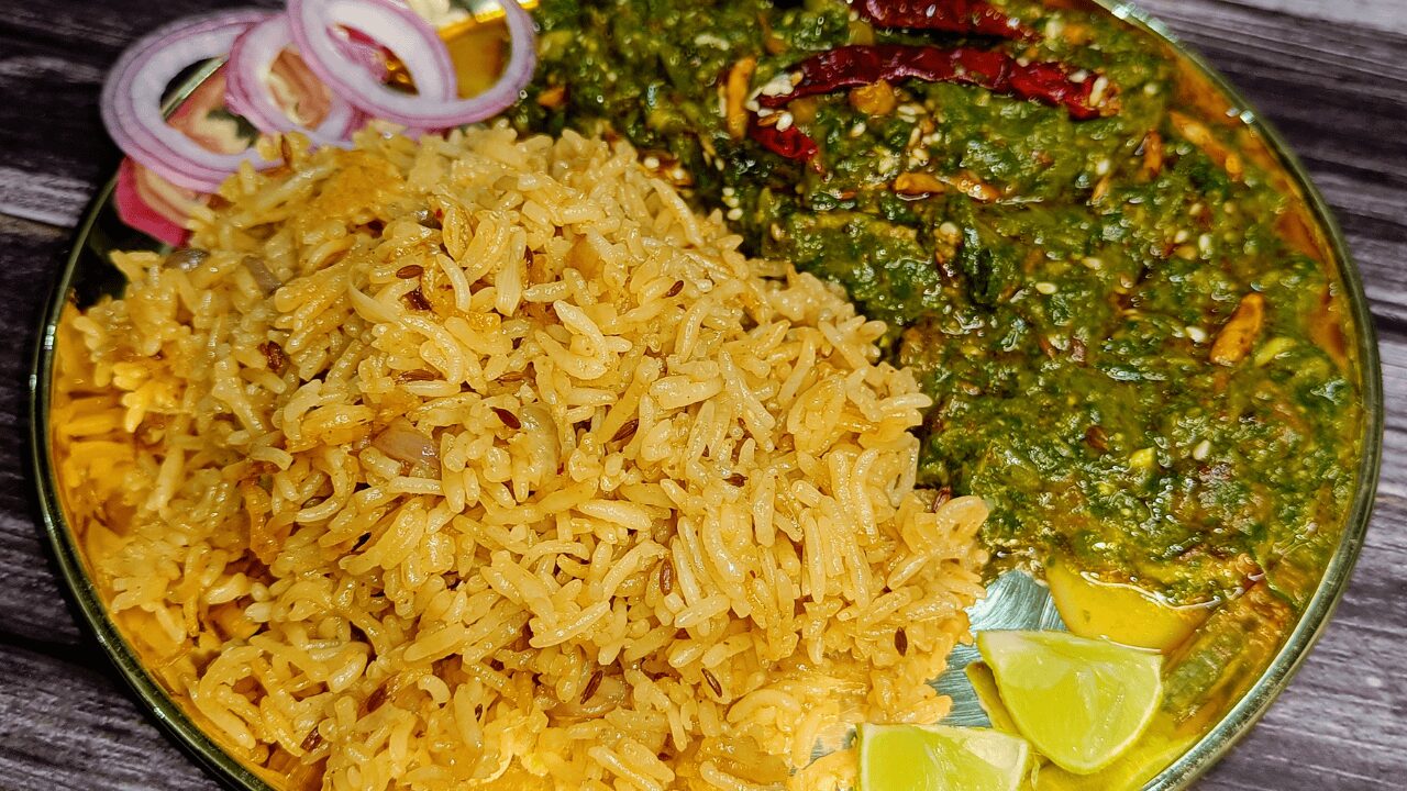 Lehsuni Palak Recipe with Onion Rice Combo