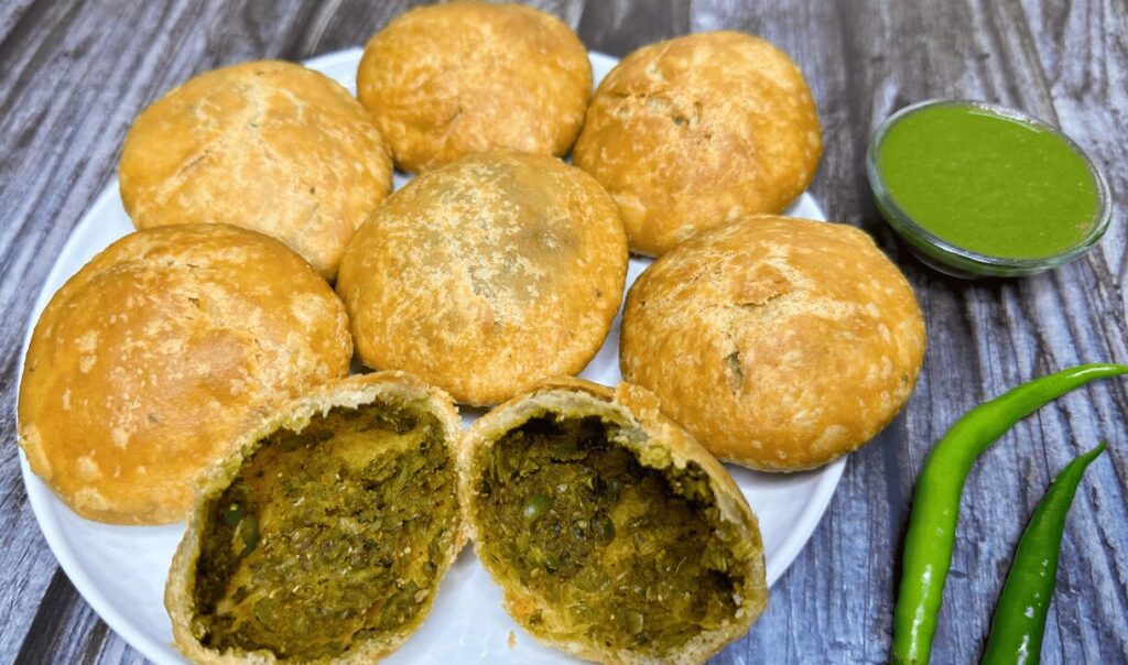 Close up of a plate of Indian food delicacy Kachori with S… | Flickr
