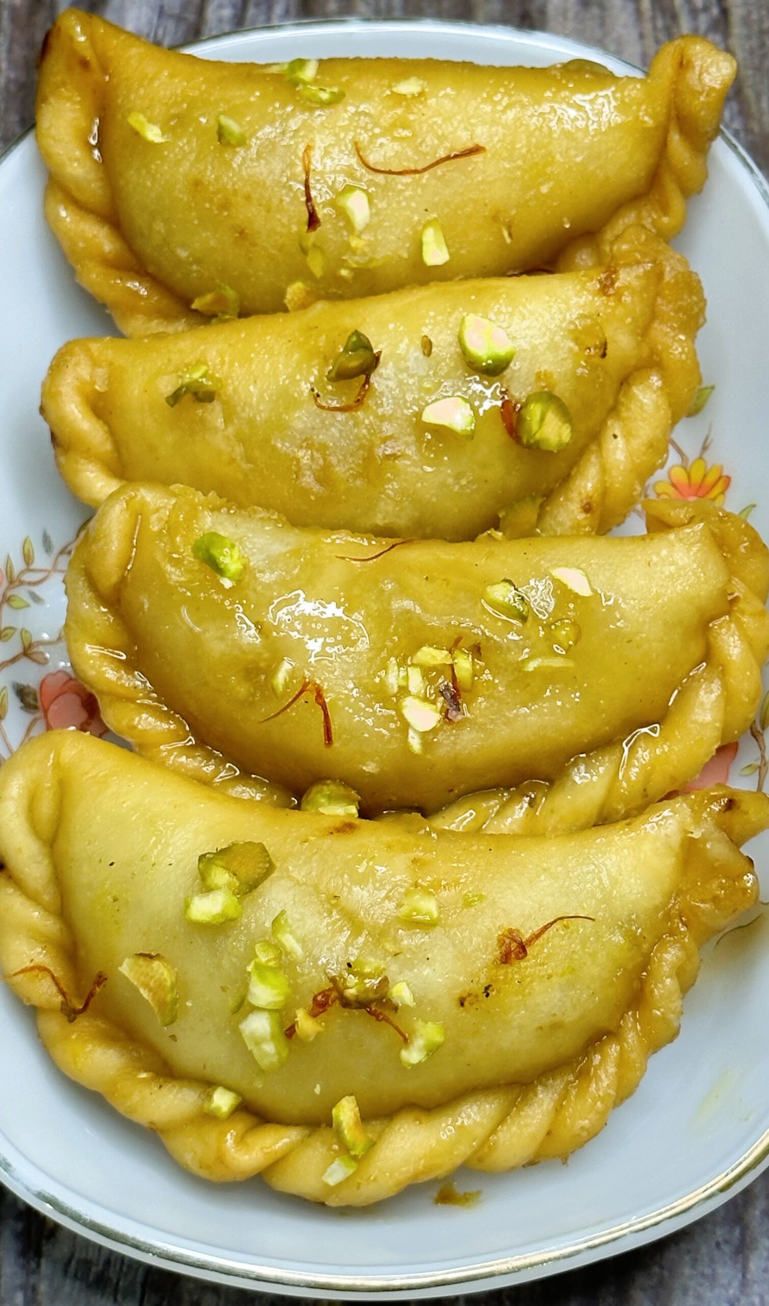Gujiya Recipe | Chasni Wali Gujiya