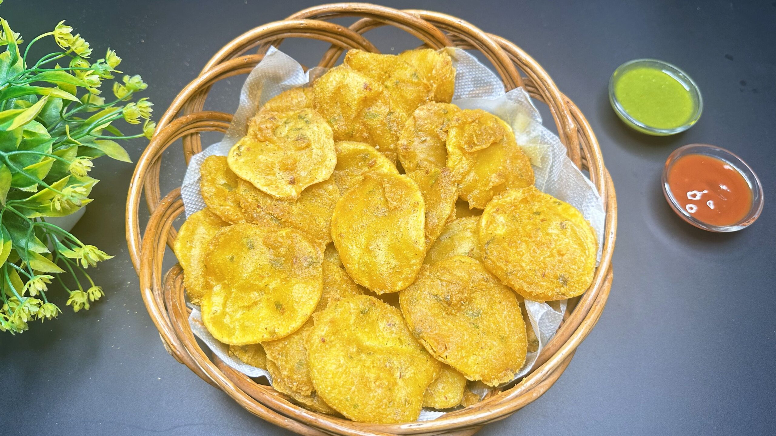 Aloo Pakora Recipe | Aalu Ke Pakode (Potato Bajji)