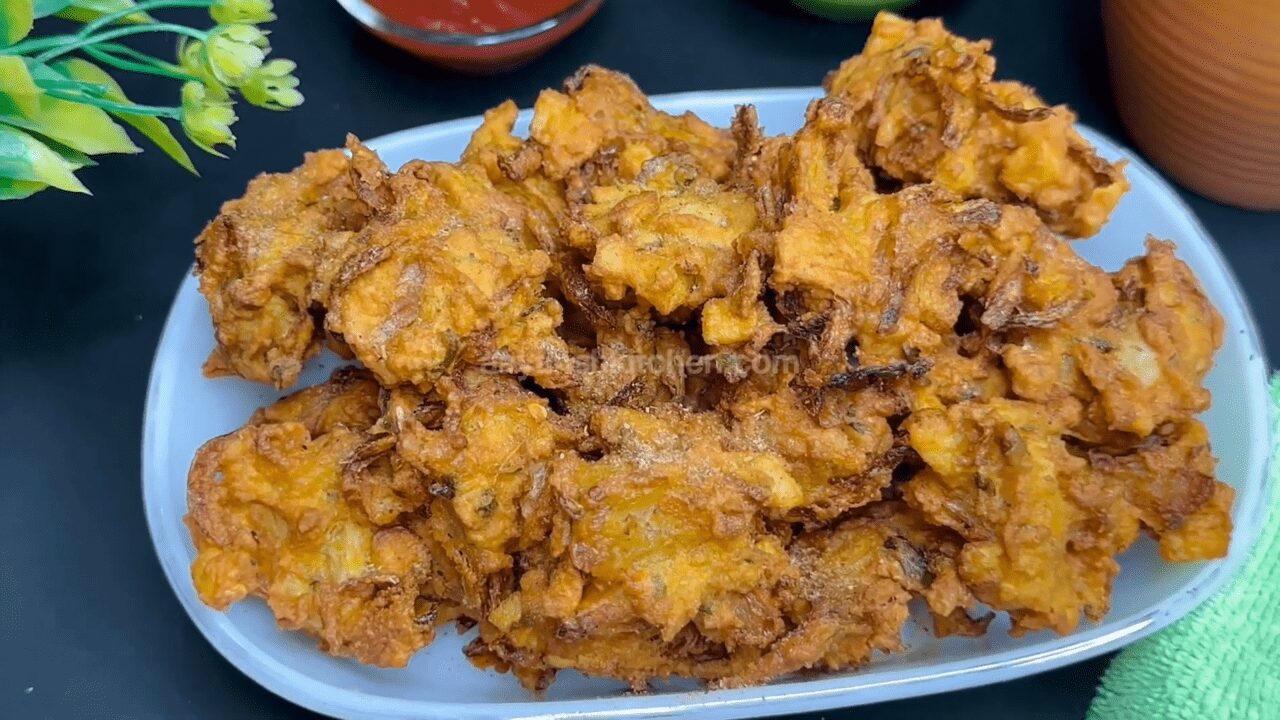 Aloo Pyaz Pakora Recipe | Aloo Kanda Bhajiya
