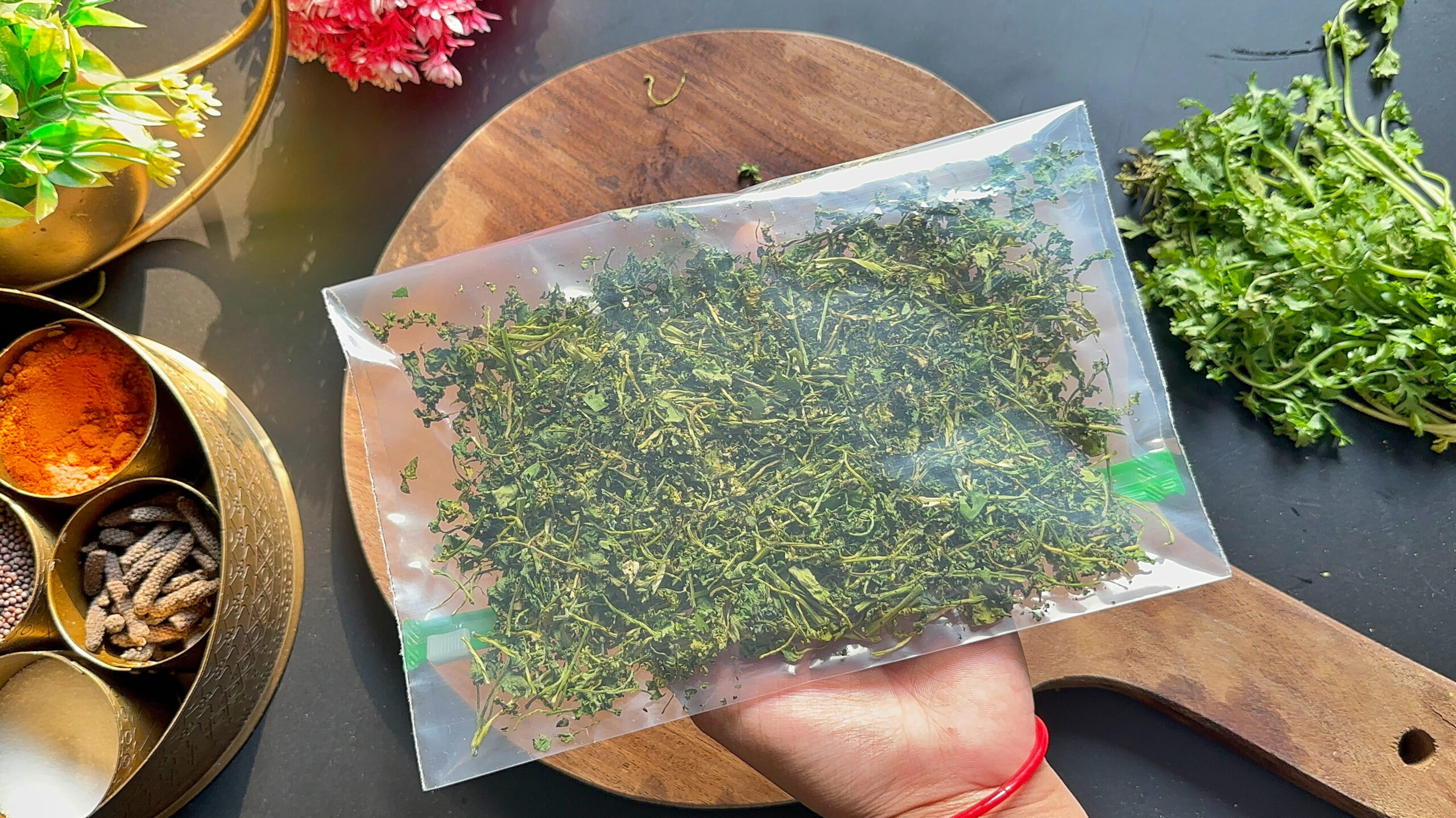 How to store coriander leaves