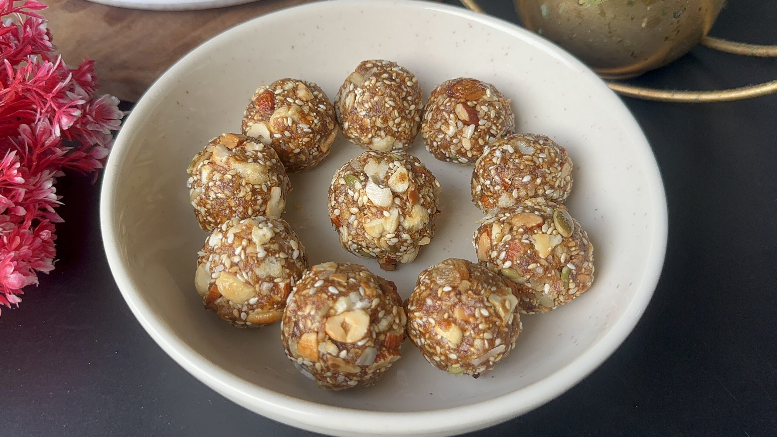Dates Laddu Recipe | Dates Nuts Ladoo | Khajur Ladoo
