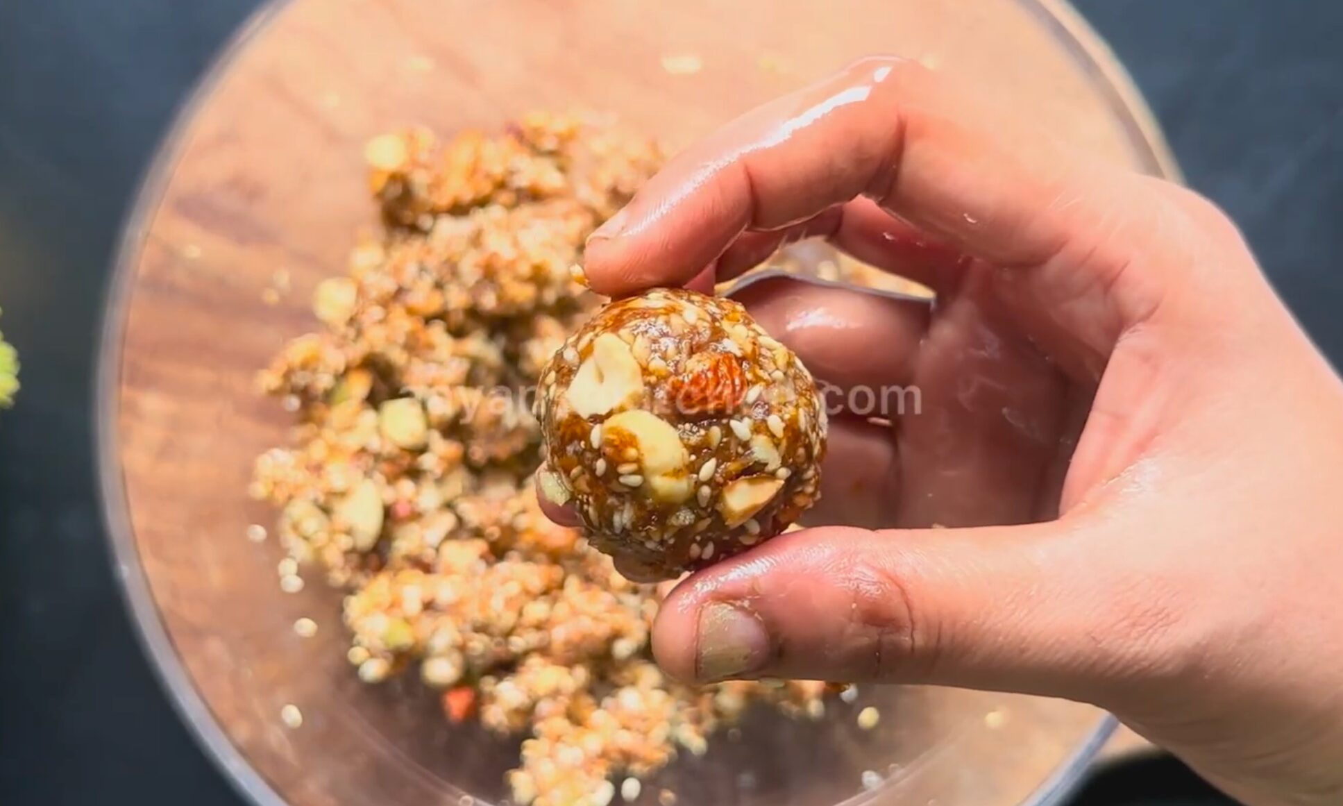 Dates Laddu Recipe | Dates Nuts Ladoo | Khajur Ladoo