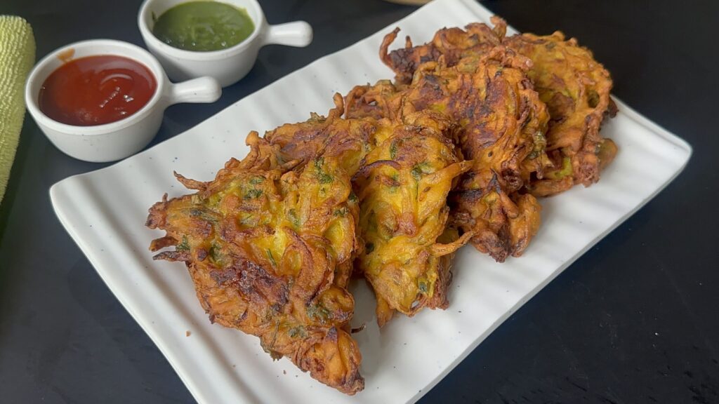 2-in-1 Onion Bread Pakoda Recipe