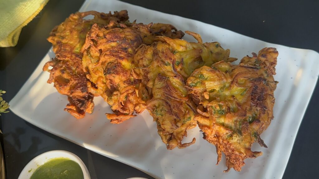 2-in-1 Onion Bread Pakoda Recipe