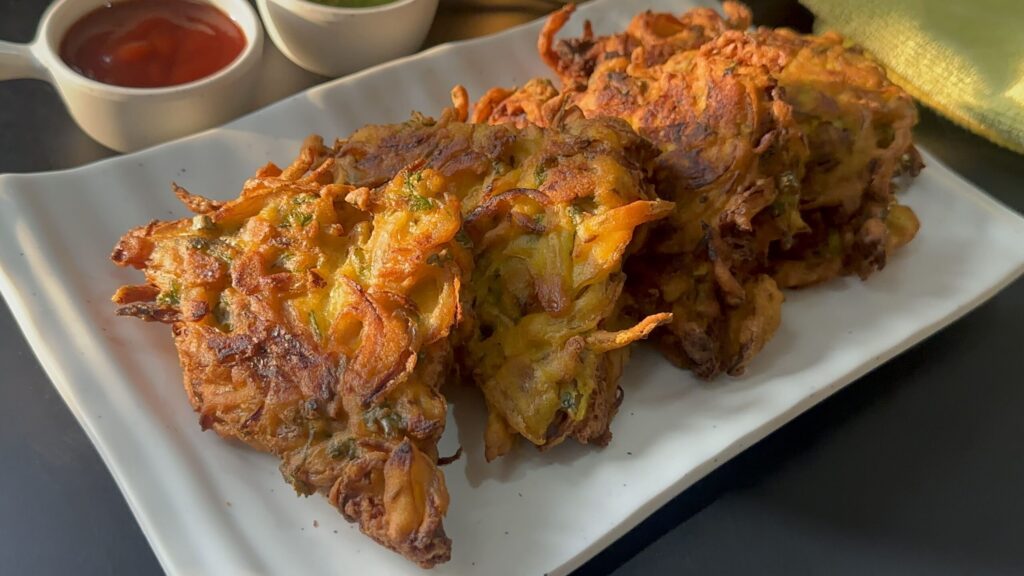 2-in-1 Onion Bread Pakoda Recipe