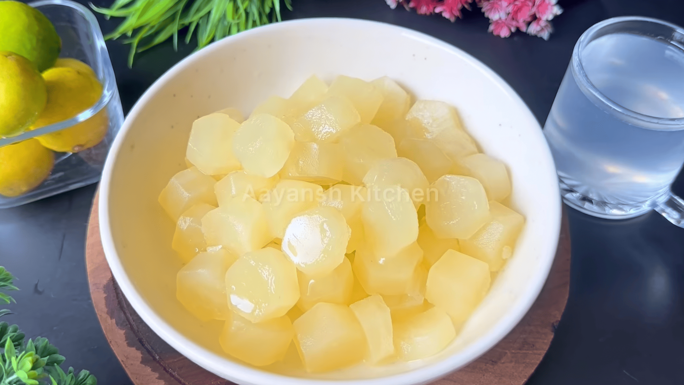How to store and preserve fresh lemon juice for months. Simple step-by-step instructions.