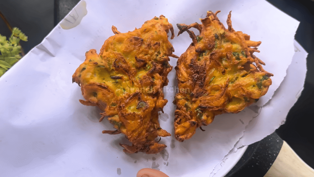 2-in-1 Onion Bread Pakoda Recipe
