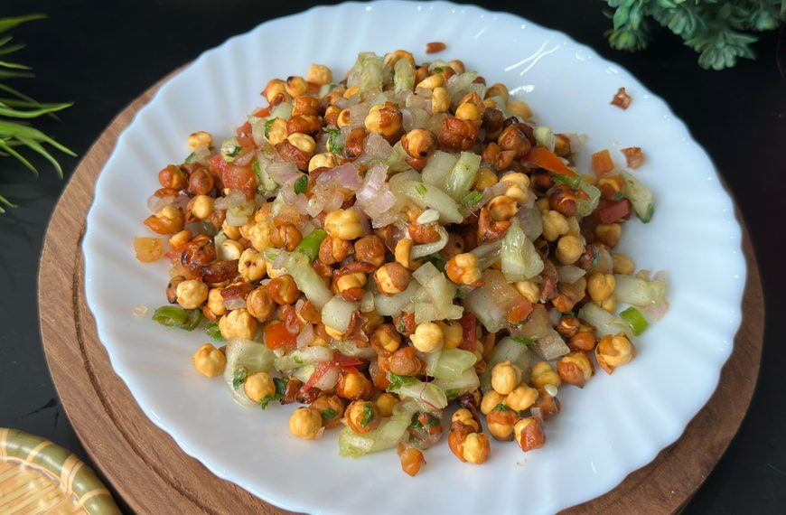 5-Minute High Protein Roasted Kala Chana Chaat Recipe | Healthy Weight Loss Snack