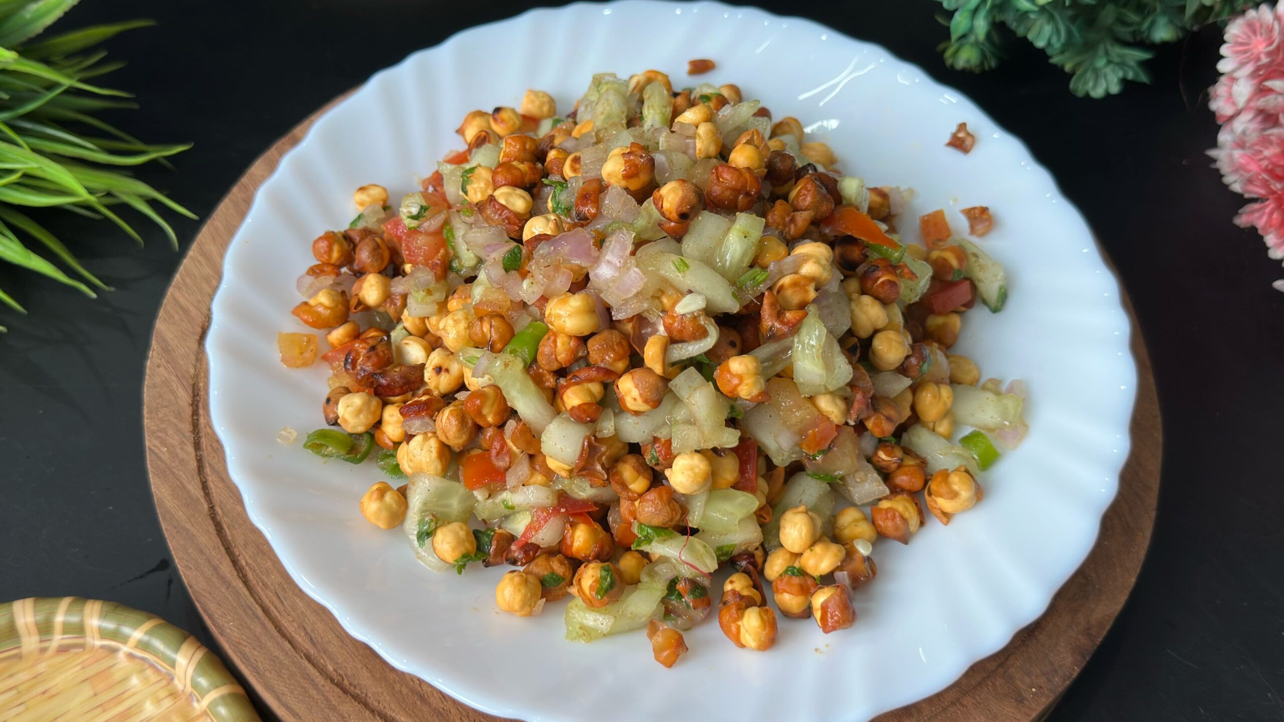 5-Minute High Protein Roasted Kala Chana Chaat Recipe | Healthy Weight Loss Snack